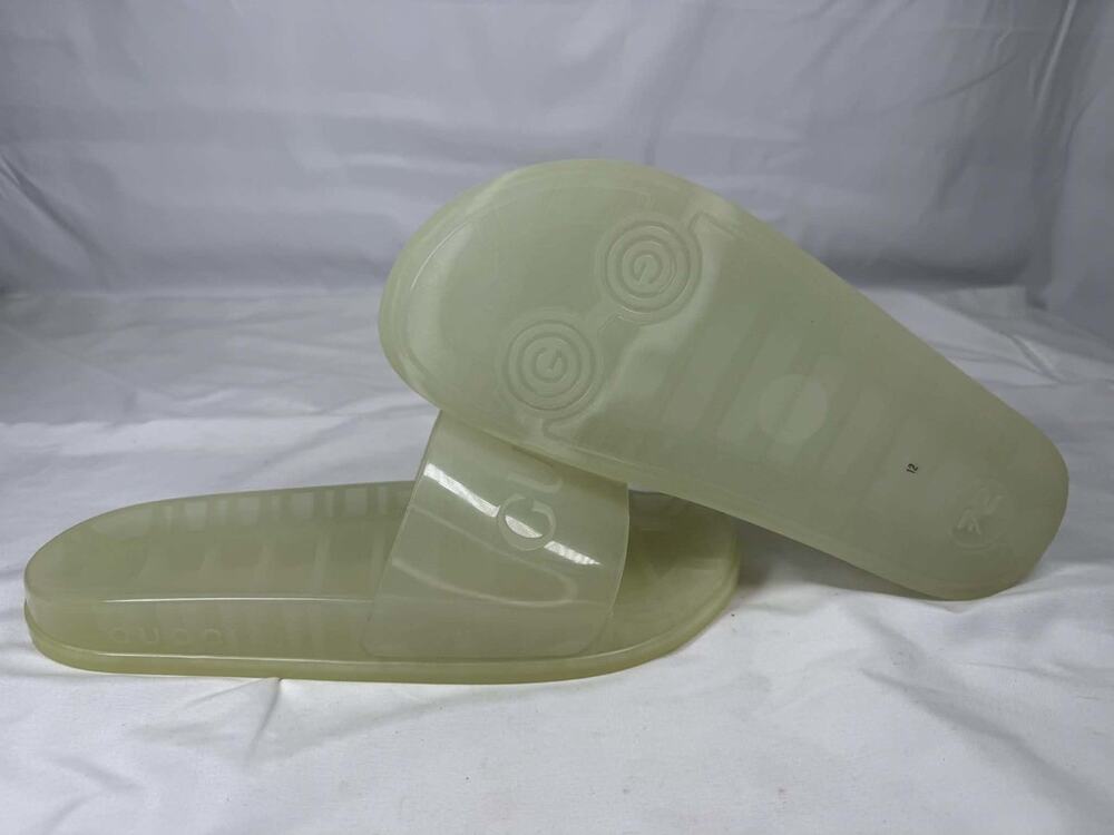 Men's Size 12.5 Gucci Glow in the Dark Rubber Slides SPB-JB 366627
